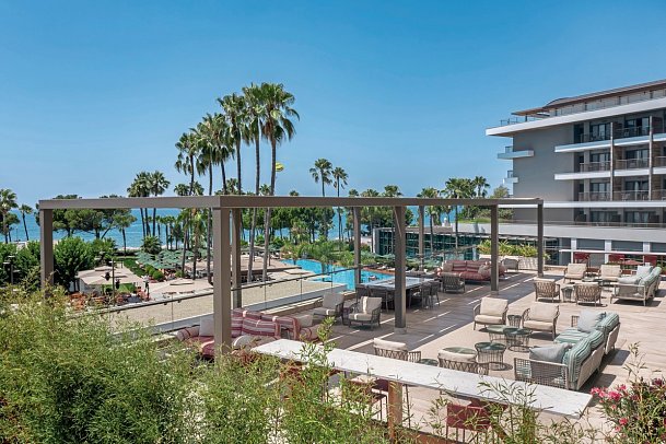 Acanthus & Cennet Barut Collection