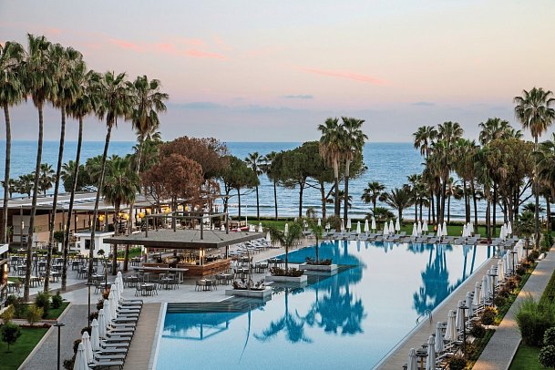 Acanthus & Cennet Barut Collection