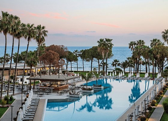 Acanthus & Cennet Barut Collection