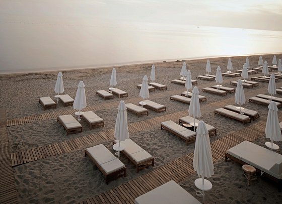 Acanthus & Cennet Barut Collection