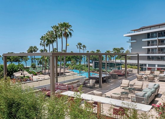 Acanthus & Cennet Barut Collection