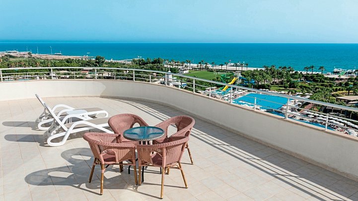 Miracle Resort