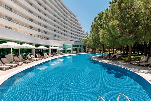 Miracle Resort