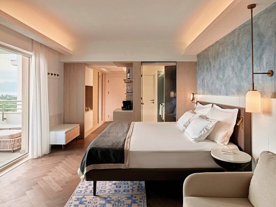 Lara Barut Collection - Wohnbeispiel Corner Suite mit Jacuzzi und Meerblick (Zimmercodierung WBV)