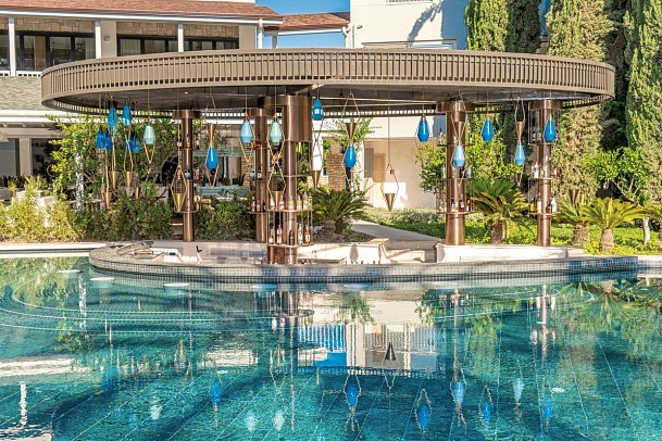 Lara Barut Collection