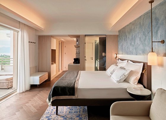 Lara Barut Collection - Wohnbeispiel Corner Suite mit Jacuzzi und Meerblick (Zimmercodierung WBV)