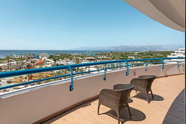 Titanic Deluxe Lara - Beispiel Balkon Juniorsuite (Zimmercodierung JBC)