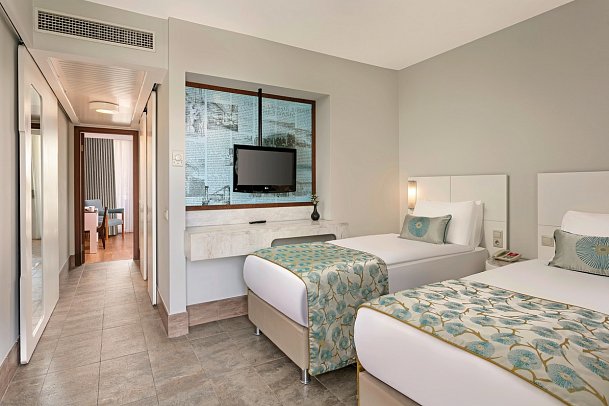 Titanic Deluxe Lara - Wohnbeispiel Familienzimmer Nebengebäude (Zimmercodierung FBV)