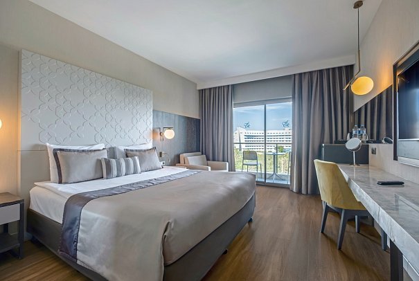 Fame Residence Lara & Spa - Wohnbeispiel Doppelzimmer seitl. Meerblick (Zimmercodierungen DBN & DCN)