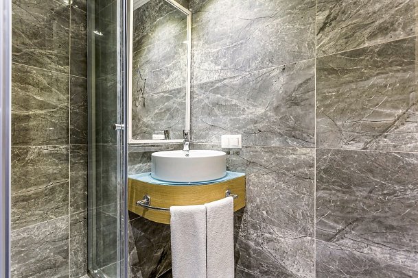 Aska Lara Resort & Spa - Beispiel Bad River Familienzimmer (Zimmercodierung FBV)