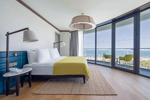 Voyage Belek Golf & Spa - Wohnbeispiel Familienzimmer seitl. Meerblick (Zimmercodierung FBN)