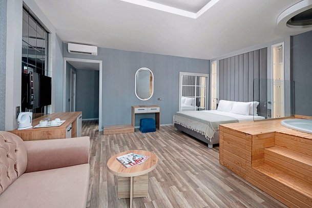 Siam Elegance Hotels & Spa - Wohnbeispiel Junior Suite mit Jacuzzi