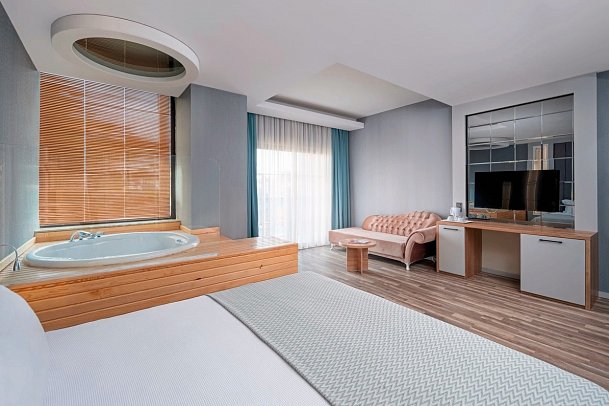 Siam Elegance Hotels & Spa - Wohnbeispiel Junior Suite mit Jacuzzi