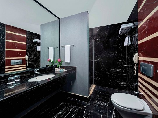 Siam Elegance Hotels & Spa - Wohnbeispiel Junior Suite mit Jacuzzi