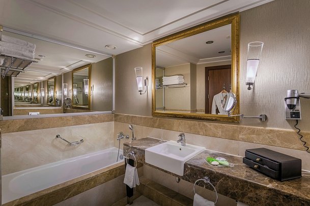 Calista Luxury Resort