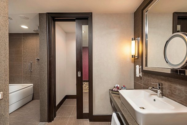 Cornelia Diamond Golf Resort & Spa - Beispiel Bad Doppelzimmer