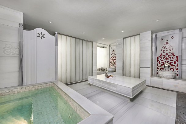 Cornelia Diamond Golf Resort & Spa