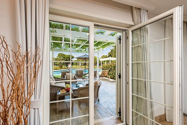 Cornelia Diamond Golf Resort & Spa - Azure Villas Terasse (Zimmercodierungen VB4 & VB5)