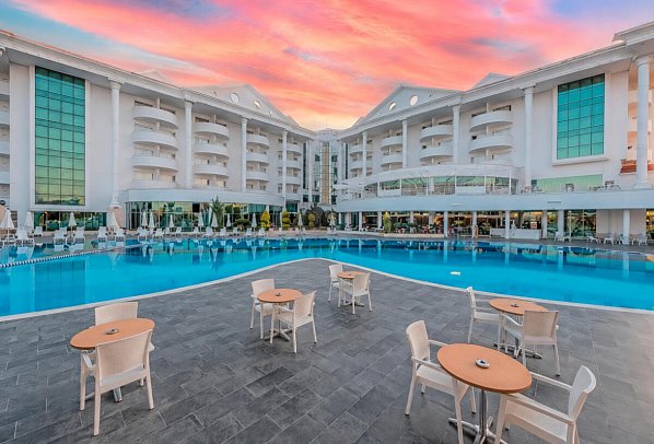 Roma Beach Resort & Spa