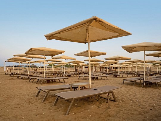 Roma Beach Resort & Spa