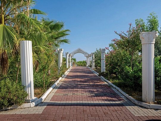 Roma Beach Resort & Spa