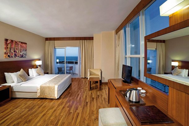 Roma Beach Resort & Spa