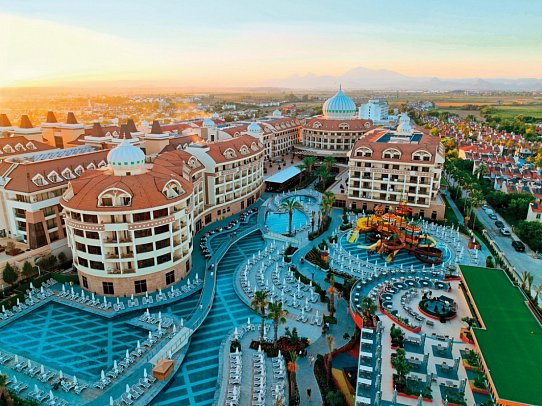 Kirman Belazur Resort & Spa