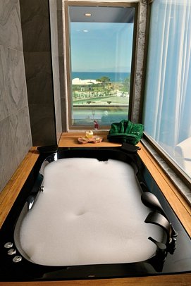 Ethno Belek - Wohnbeispiel Doppelzimmer Superior Jacuzzi Meerblick