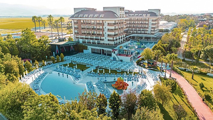 Glamour Resort & Spa