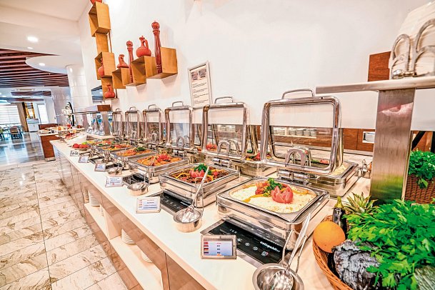 Glamour Resort & Spa