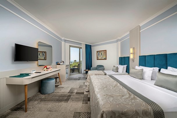 Pine Beach Belek - Wohnbeispiel Doppelzimmer Hauptgebäude seitlicher Meerblick