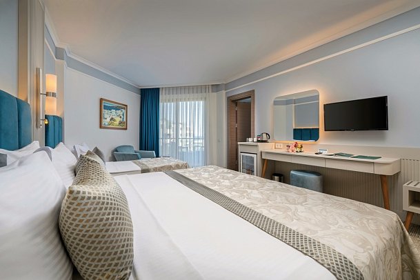 Pine Beach Belek - Wohnbeispiel Familienzimmer Club Hauptgebäude