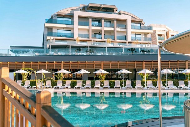 Sentido Luna Vista Belek - Beispiel Balkon DZ Komfort seitl. Meerblick (Zimmercodierungen DFM & DCM)