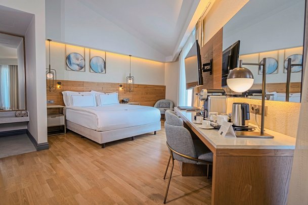 Miramare Beach - Wohnbeispiel Deluxe Terrasse mit Jacuzzi (Zimmercodierung DD1)