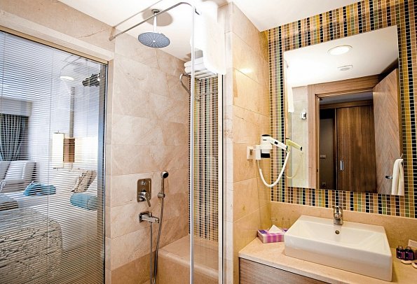 Melas Resort Hotel - Wohnbeispiel Doppelzimmer seitl. Meerblick (Zimmercodierungen DBN & DCN)