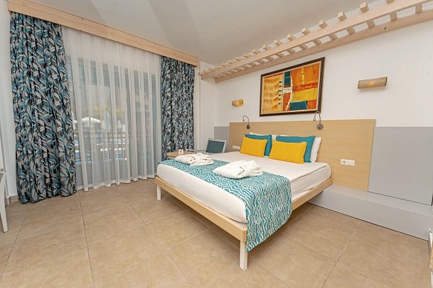 Sunis Hotel Kumköy Beach Resort - Wohnbeispiel Familienzimmer Lake House Poolzugang (Zimmercodierungen FBD, DB2 & FBP)