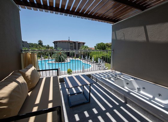 Barut Hemera - Wohnbeispiel Doppelzimmer Deluxe mit Jacuzzi (Zimmercodierung DD1)