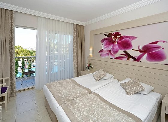 Seaden Corolla Hotel - Wohnbeispiel Doppelzimmer Poolblick (Zimmercodierungen DBP & DC3)