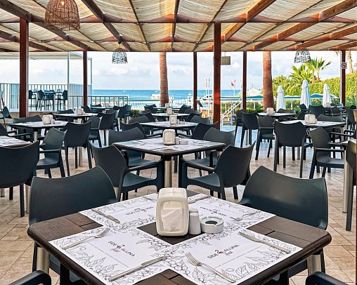 Side Aluna Hotel