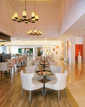 Side Aluna Hotel