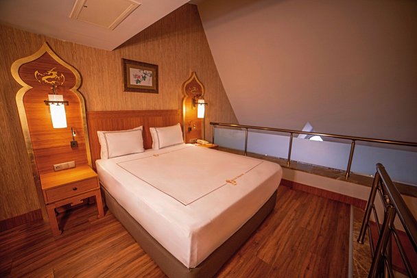 Royal Dragon Hotel - Wohnbeispiel Maisonette Landblick (Zimmercodierungen MBL & MBM)