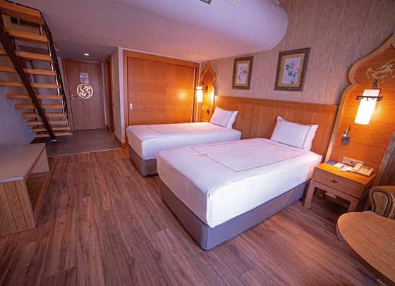 Royal Dragon Hotel - Wohnbeispiel Maisonette Landblick (Zimmercodierungen MBL & MBM)