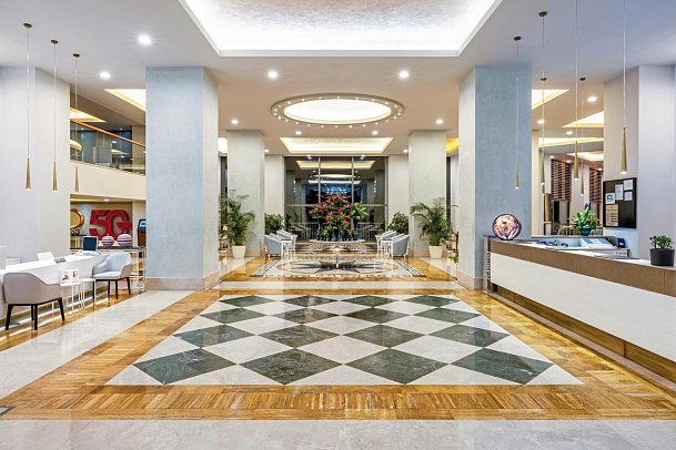 Arum Barut Collection