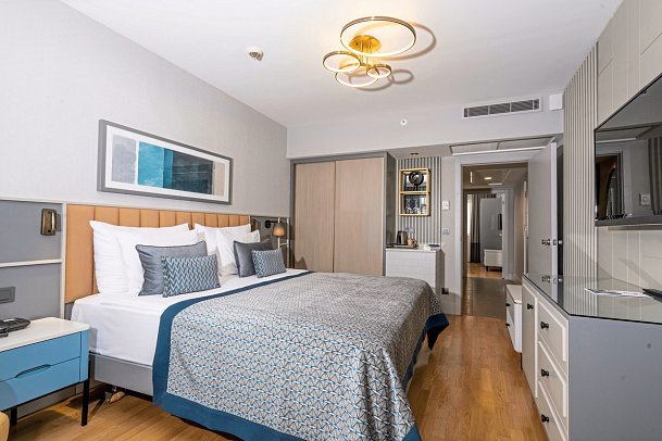 Arum Barut Collection