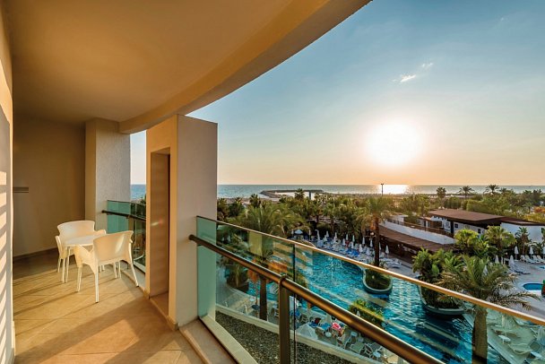 Sunis Evren Beach Resort Hotel & SPA