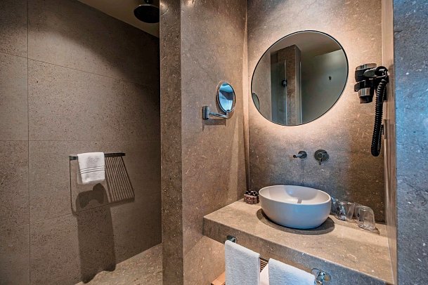 Club Melas Prive - Beispiel Bad Doppelzimmer Superior (Zimmercodierungen DS2 & DC2)