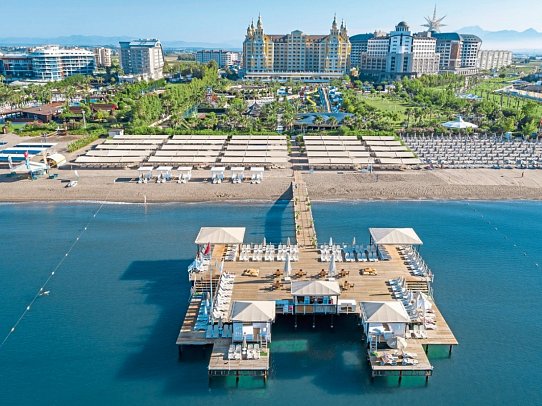 Royal Holiday Palace