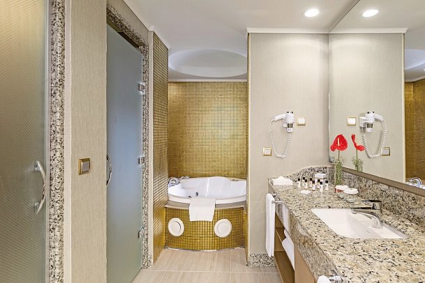 Royal Holiday Palace - Beispiel Bad Suite Deluxe (Zimmercodierung WDL)