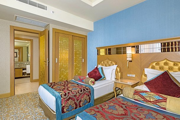 Royal Holiday Palace - Wohnbeispiel Familienzimmer (Zimmercodierungen FBL & FBM)