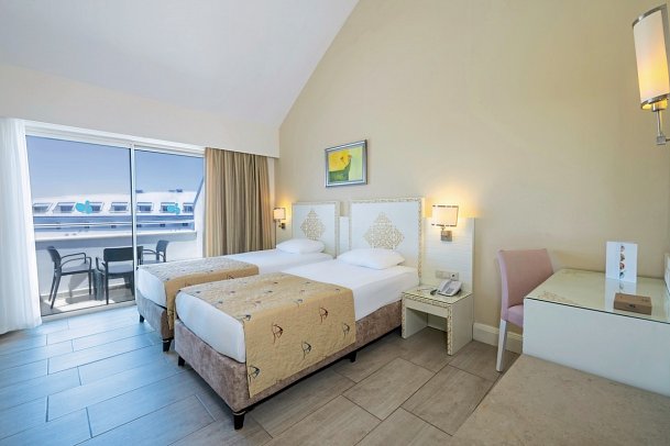 Crystal Admiral Aqua Collection - Wohnbeispiel Maisonette Landblick (Zimmercodierungen MB1 & MB2)